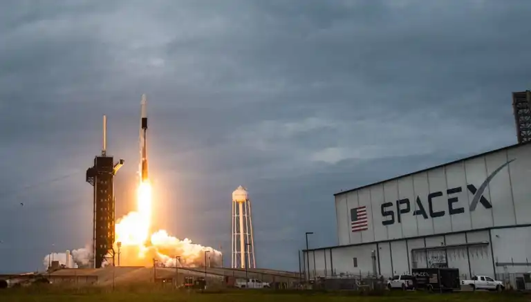 SpaceX, Yeni Nesil Uydu Grubunu Yörüngeye Yerleştiriyor