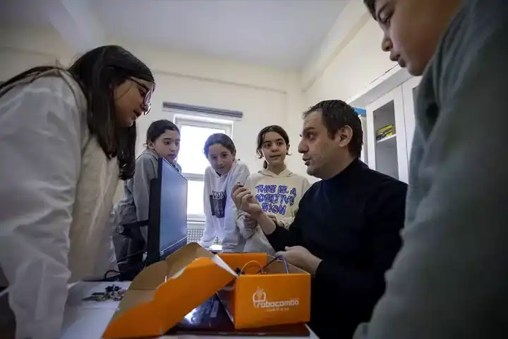 Tunceli'de Öğrenciler Robotik Kodluyor